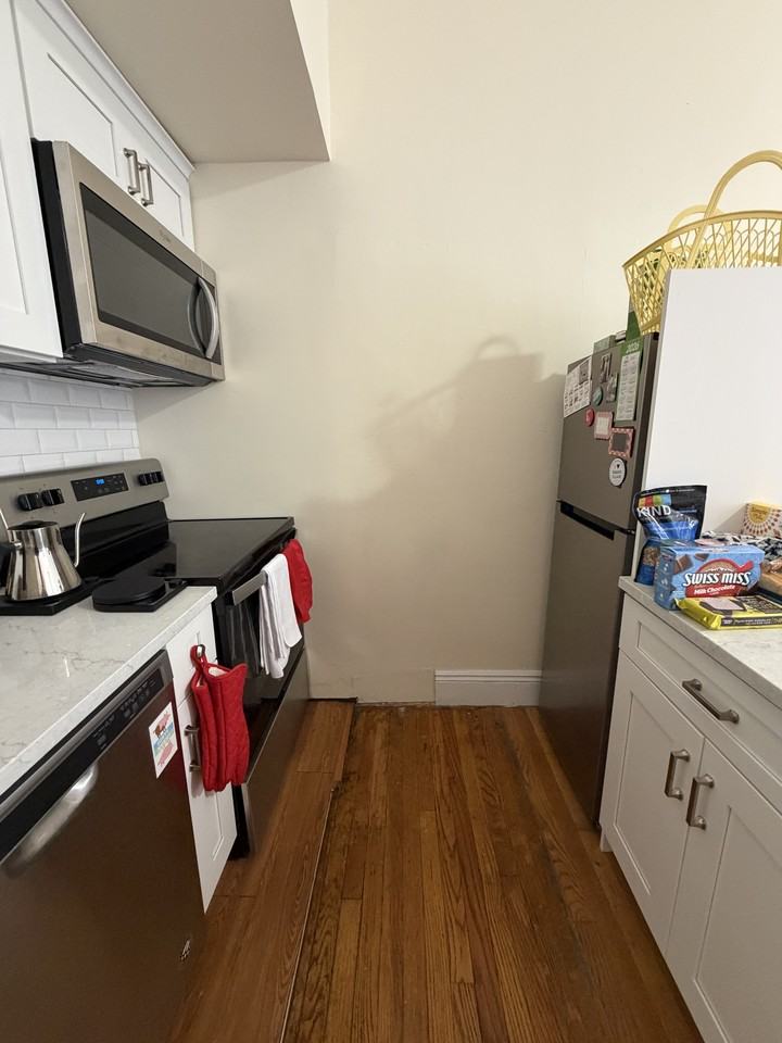 337 Beacon St #7 - Photo 7 of 8
