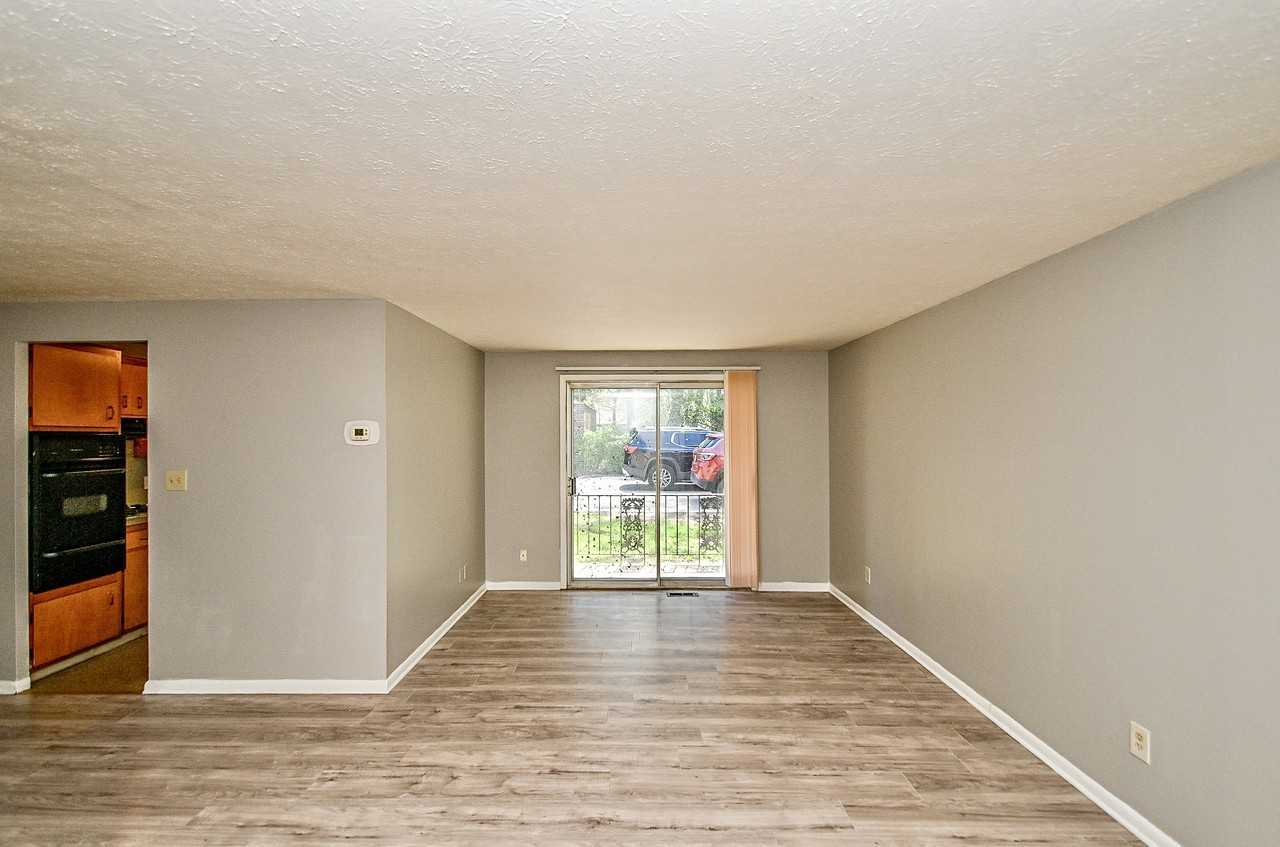 842 S Green Rd #6 - Photo 5 of 15