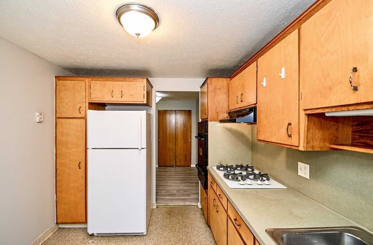 842 S Green Rd #6 - Photo 6 of 15