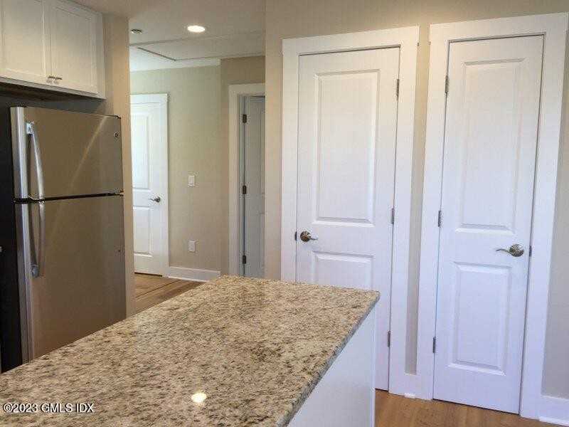 180 Hamilton Ave #H - Photo 7 of 17
