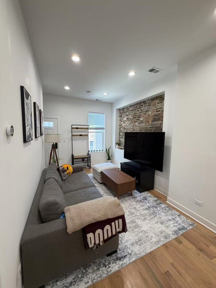 1344 W Ohio St #3R - Photo 5 of 15