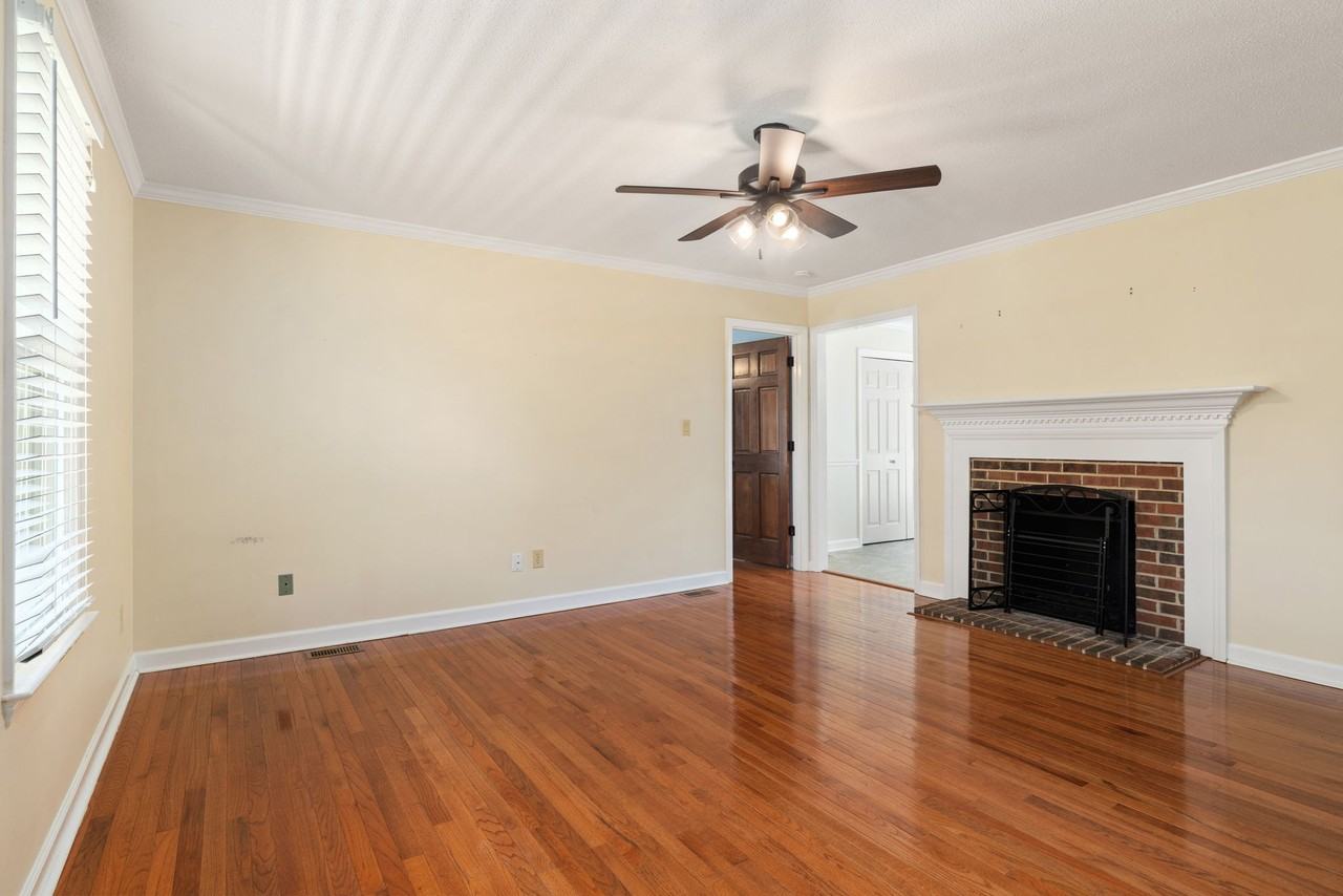 940 Skylar Ct #NA - Photo 5 of 25