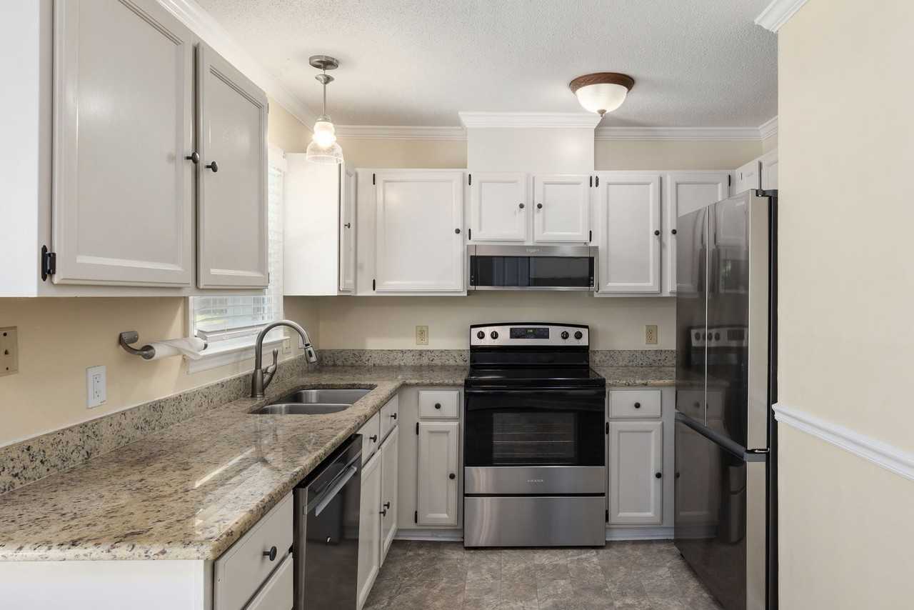 940 Skylar Ct #NA - Photo 7 of 25