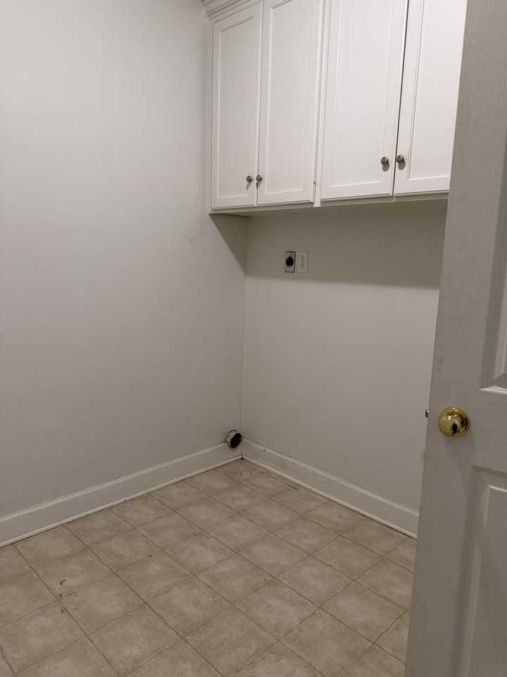 243 Lakewood Loop Dr #NA - Photo 5 of 20