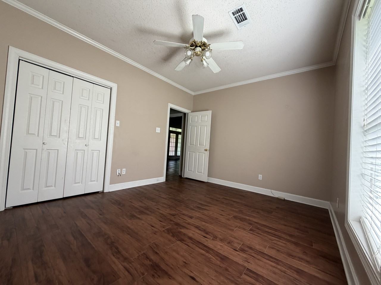 243 Lakewood Loop Dr #NA - Photo 6 of 20