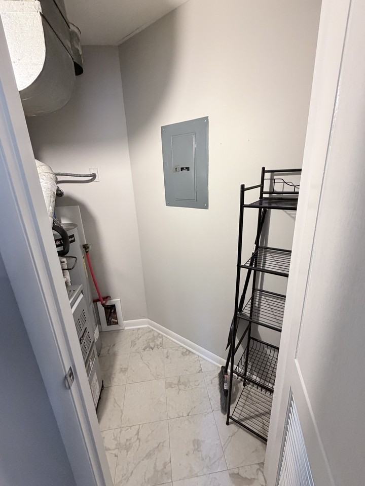314 Paradise Ave #6 - Photo 3 of 14