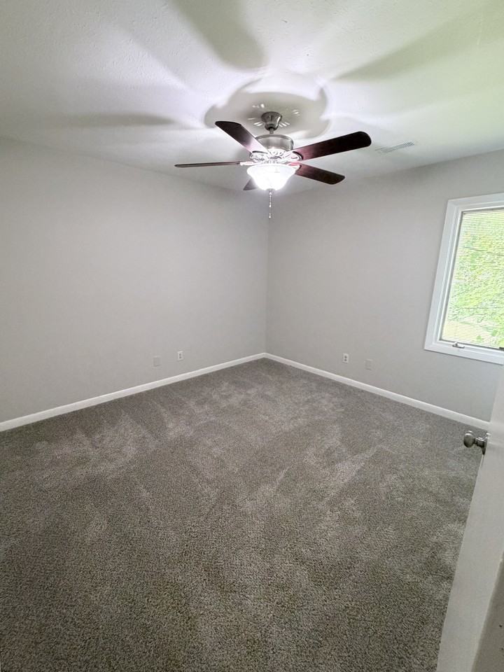 314 Paradise Ave #6 - Photo 4 of 14