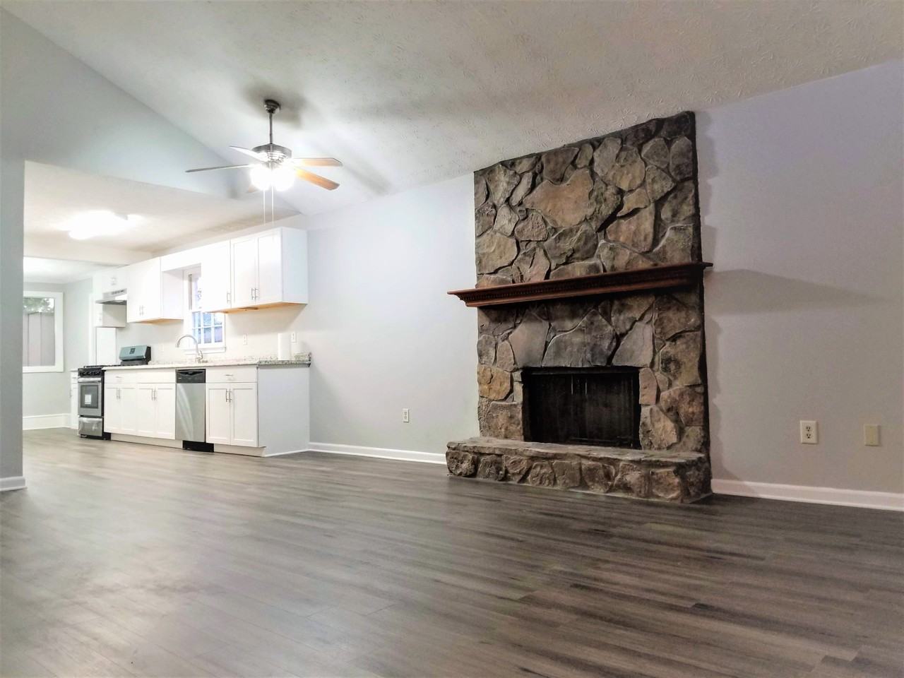 2885 Waverly Cv #NA - Photo 3 of 17