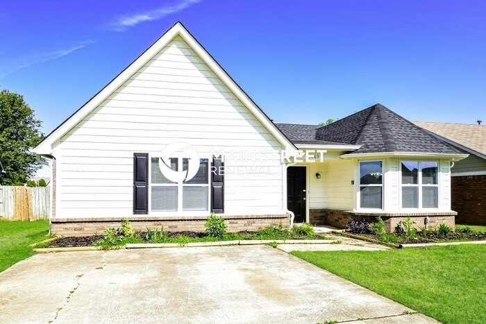 7063 Foxhall Dr - Photo 2 of 18