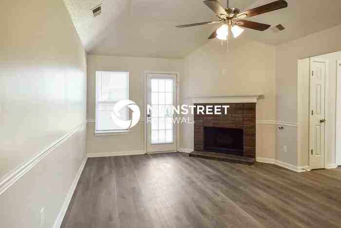 7063 Foxhall Dr - Photo 5 of 18