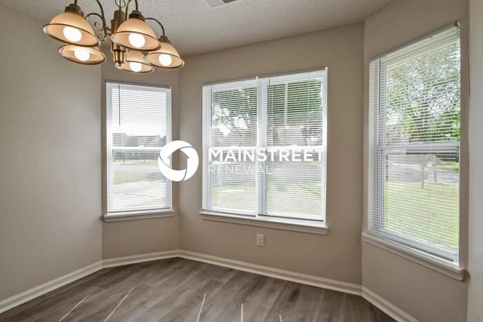 7063 Foxhall Dr - Photo 6 of 18