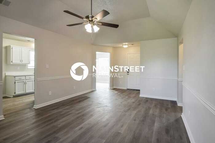 7063 Foxhall Dr - Photo 7 of 18