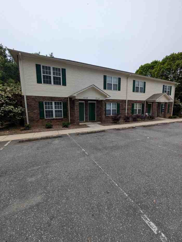 1316 14th Street Dr Ne