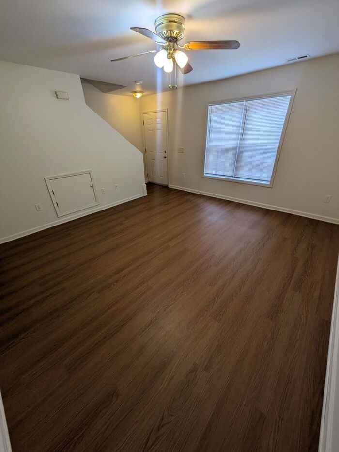 1316 14th Street Dr Ne - Photo 2 of 10