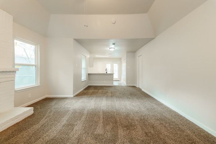 2709 Lexington St - Photo 6 of 14