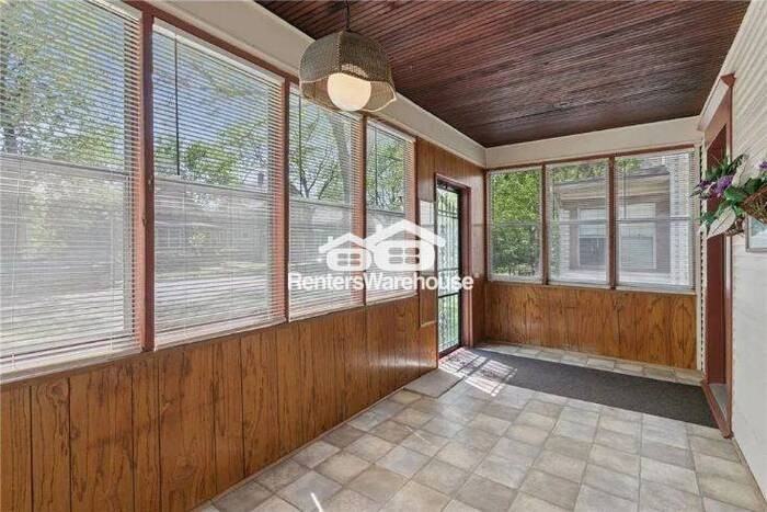 945 Sherburne Ave - Photo 3 of 26