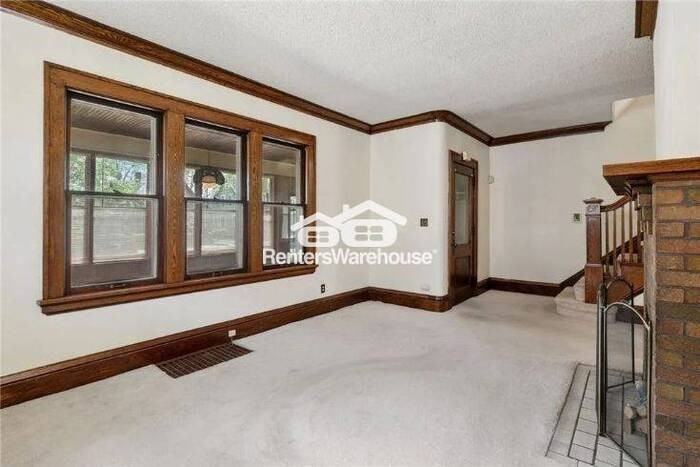 945 Sherburne Ave - Photo 5 of 26