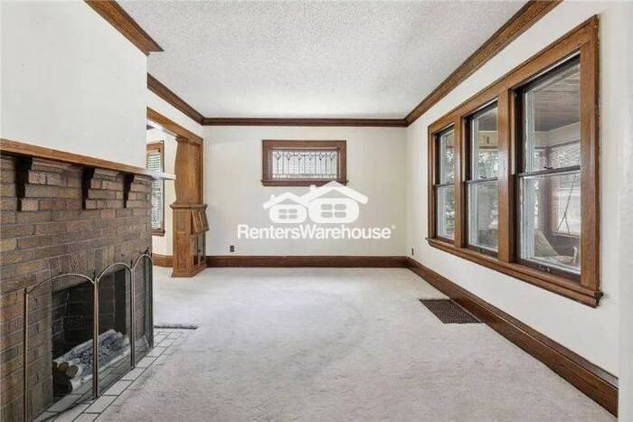 945 Sherburne Ave - Photo 6 of 26