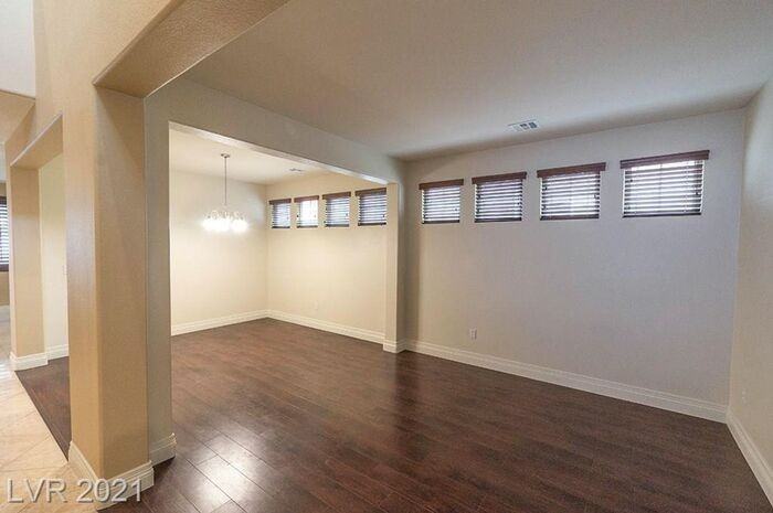 3373 Osiana Ave - Photo 5 of 28