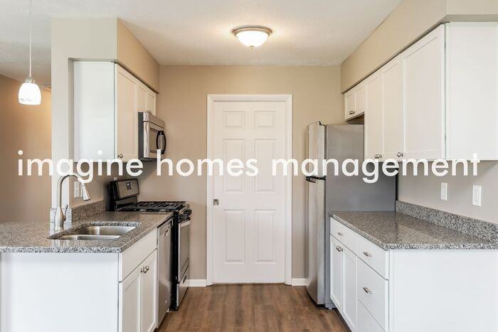 7690 Sharon Dr - Photo 7 of 15