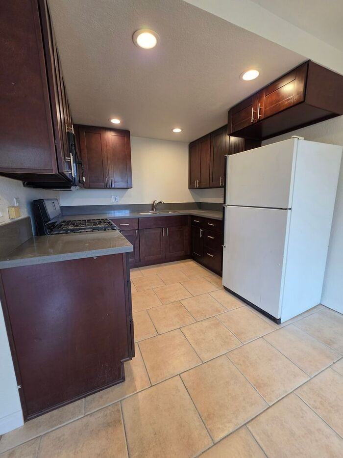 5315 Santa Margarita St #7 - Photo 4 of 15