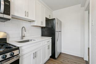 75 30th St #G1 - Photo 1 of 1
