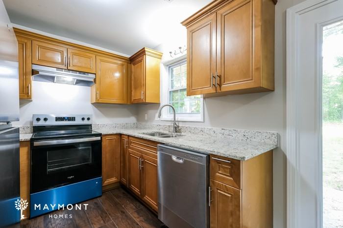 1358 Stoneham Ct - Photo 6 of 14