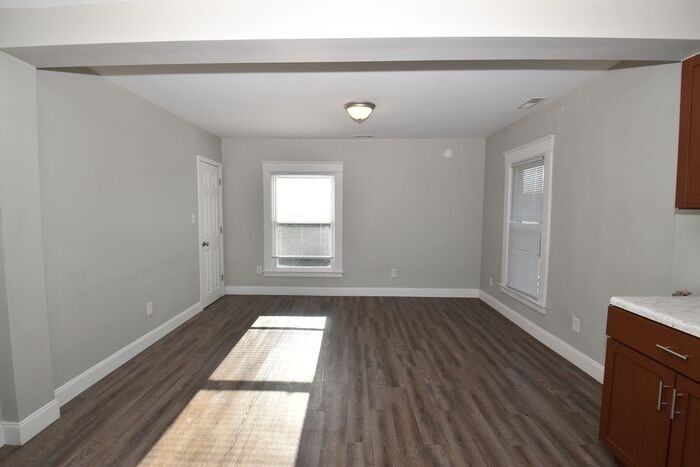 113 1/2 S West St #113-1-2 - Photo 5 of 19