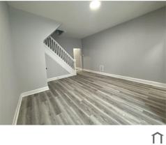 499 E Lorraine Ave - Photo 1 of 1
