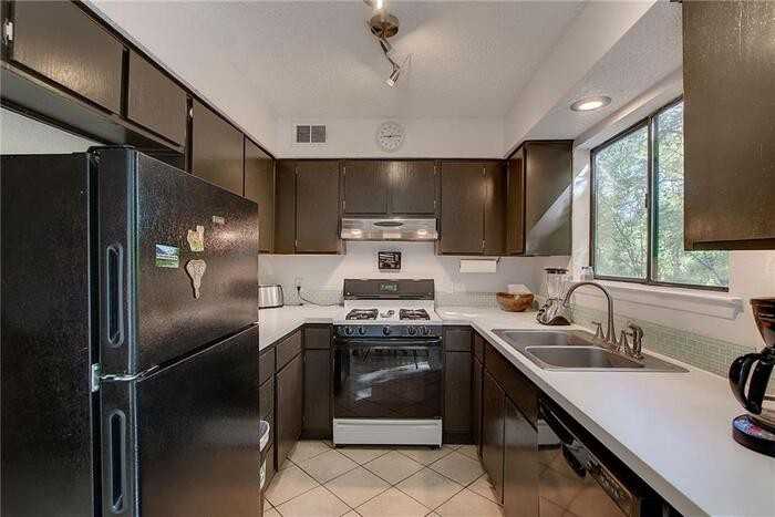 6211 Adalee Ave #A - Photo 7 of 19