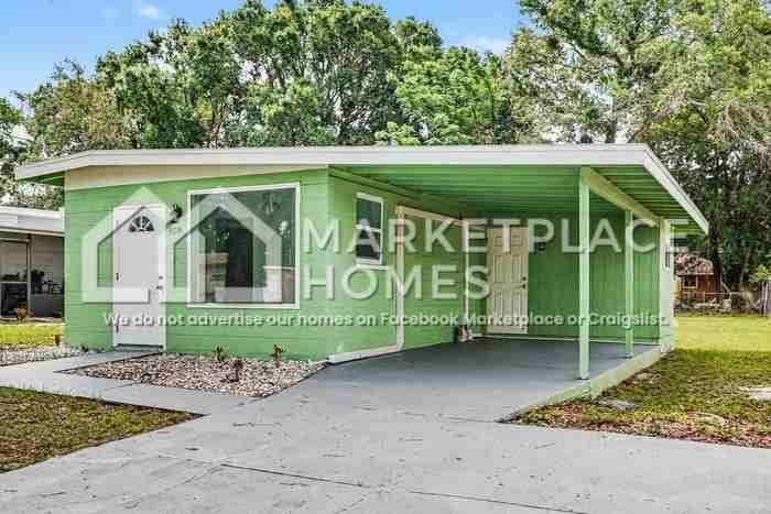 408 Bassedena Cir N - Photo 2 of 21
