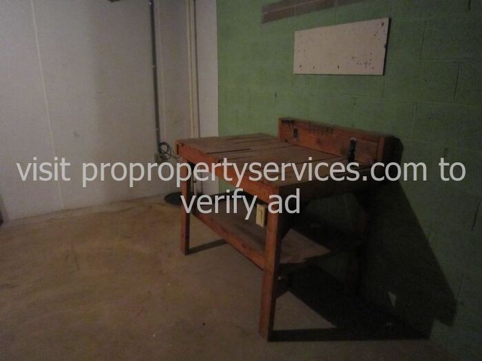 1912 Abbey Ln - Photo 2 of 26