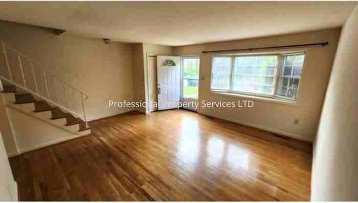 1912 Abbey Ln - Photo 5 of 26