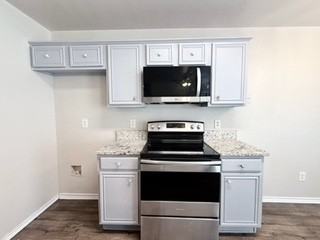 314 California Dr - Photo 4 of 12