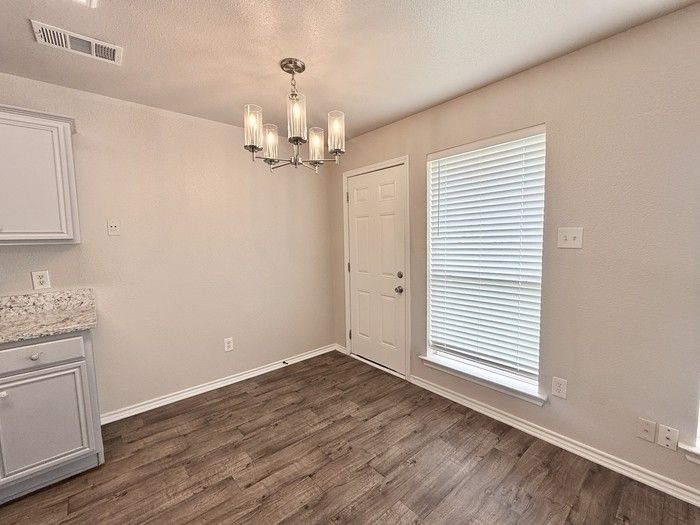 314 California Dr - Photo 6 of 12