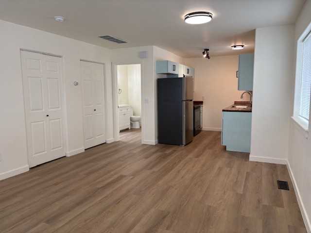 2414 Leo Ave #B - Photo 4 of 17