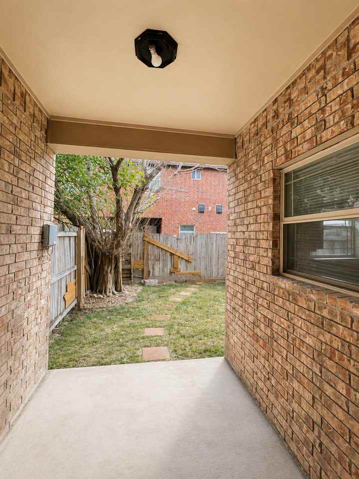1208 W Kiwi Ave #2 - Photo 3 of 10