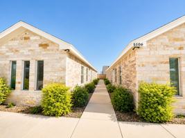 featured image of 5106 N Hiawatha Dr #1