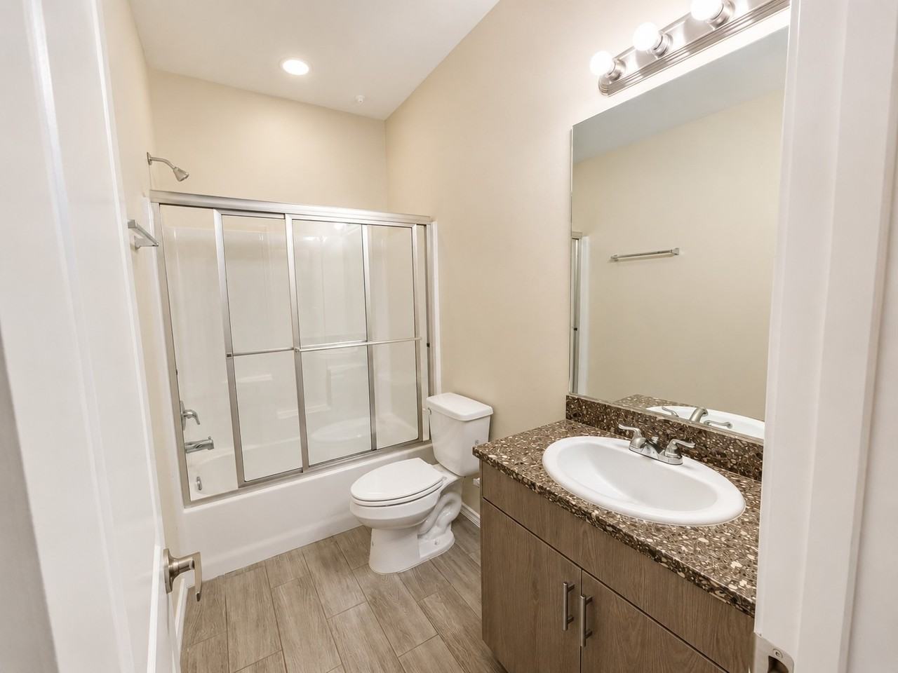 5106 N Hiawatha Dr #1 - Photo 5 of 12