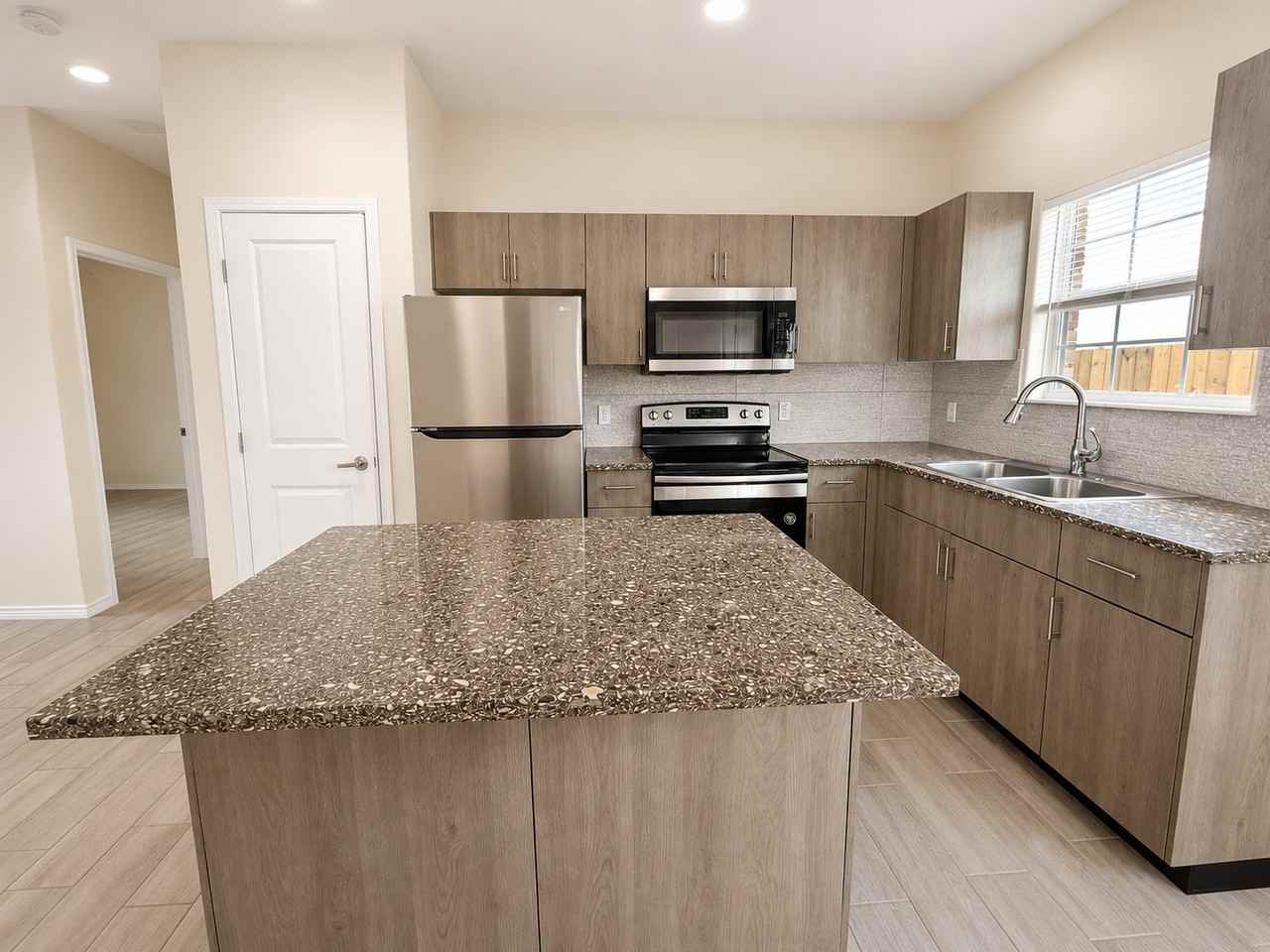4907 N Hiawatha Dr #3 - Photo 2 of 11
