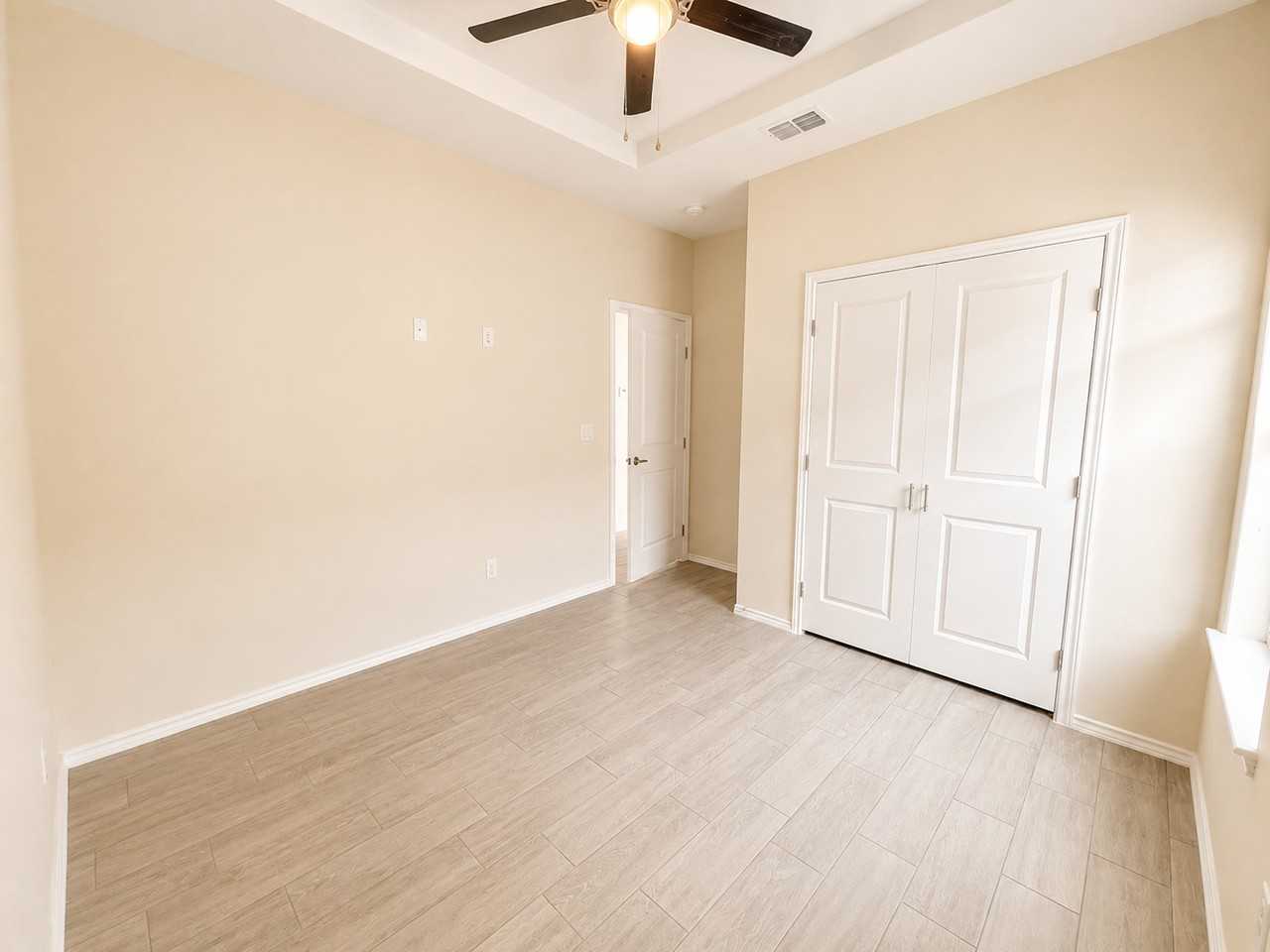 4907 N Hiawatha Dr #3 - Photo 6 of 11
