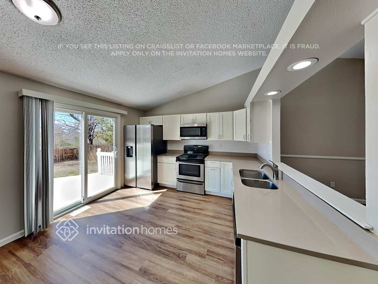 4861 S Dunkirk Way - Photo 4 of 17