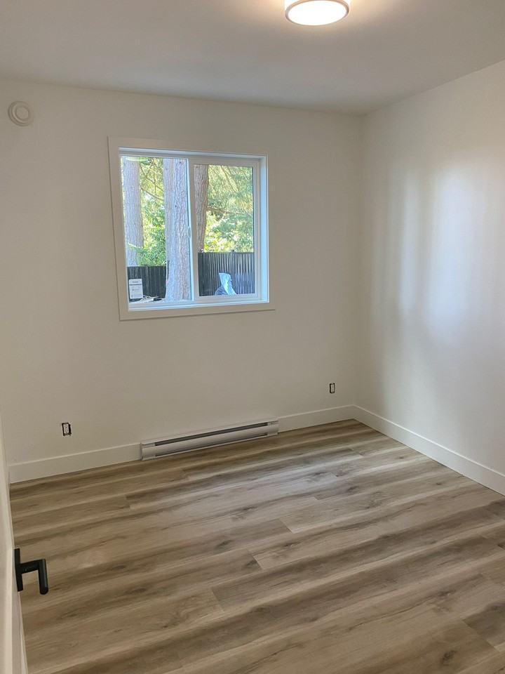 8607 East Saanich Road - Photo 5 of 8