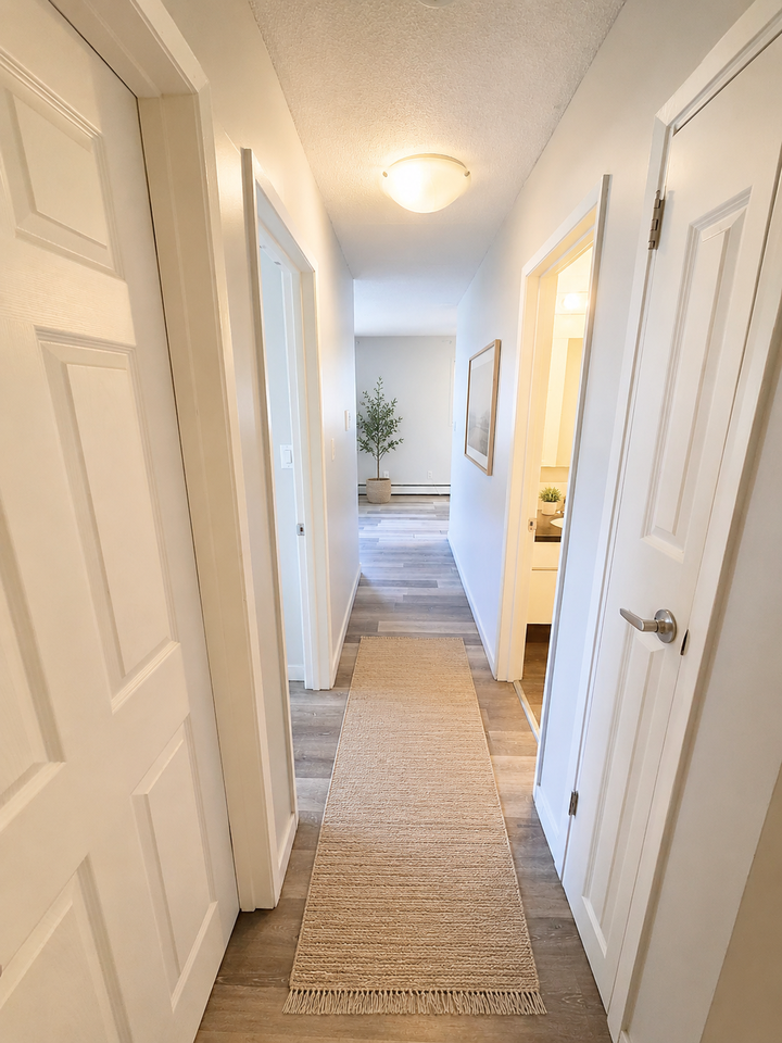 Strathcona Manor - Photo 6 of 31
