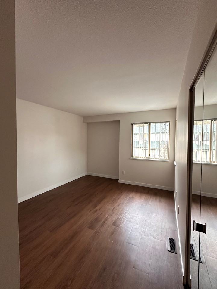 Abbey Glenn Townhomes - Cedar - Photo 3 of 6