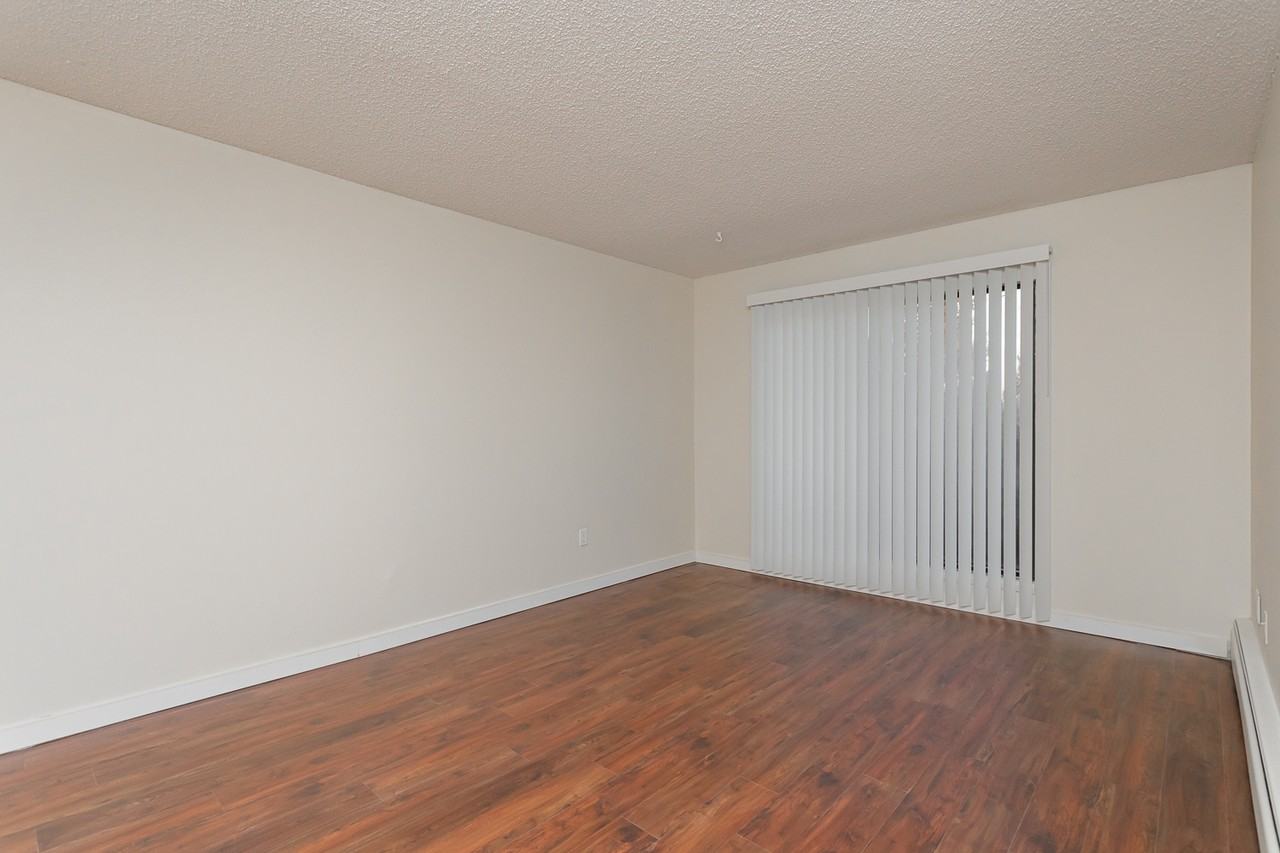 Blue Mountain Apartments - Photo 4 of 9