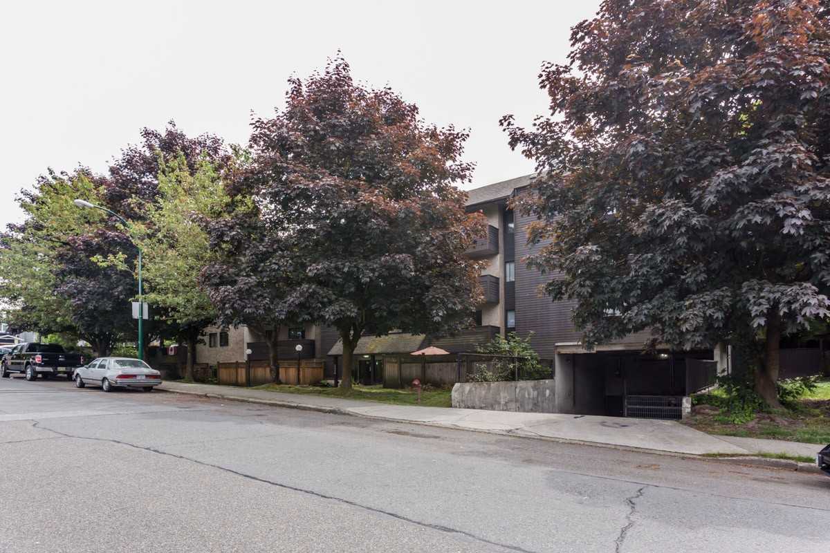 Eton Apartments - Photo 6 of 7