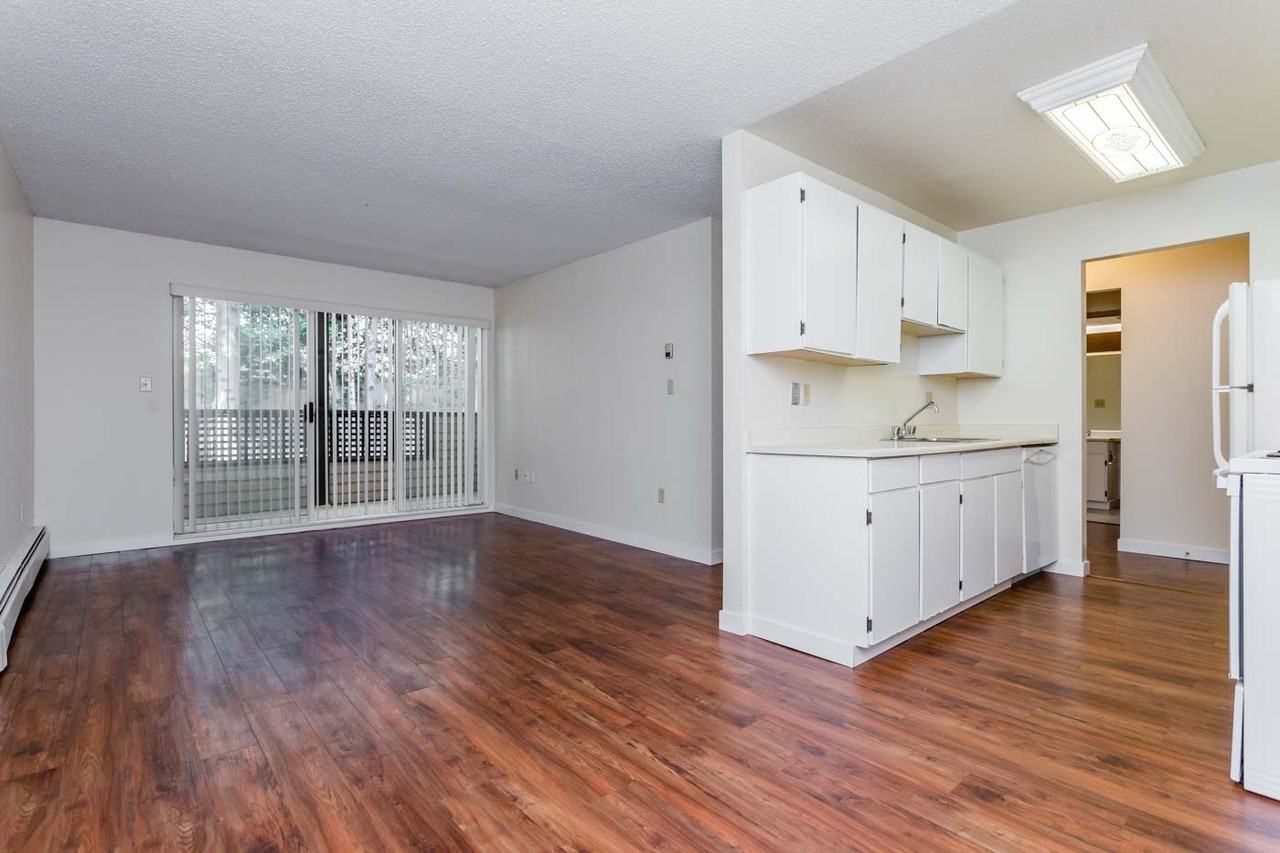 Leighton Apartments - Photo 2 of 8