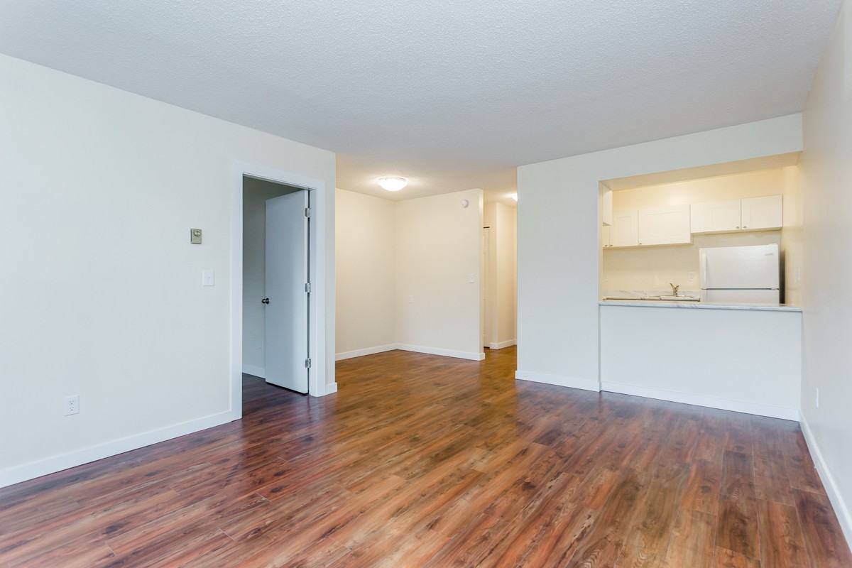 Parkside Apartments - Photo 4 of 11
