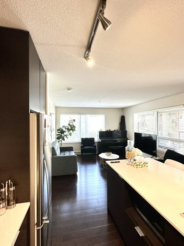 1673 Lloyd Ave - Photo 3 of 15